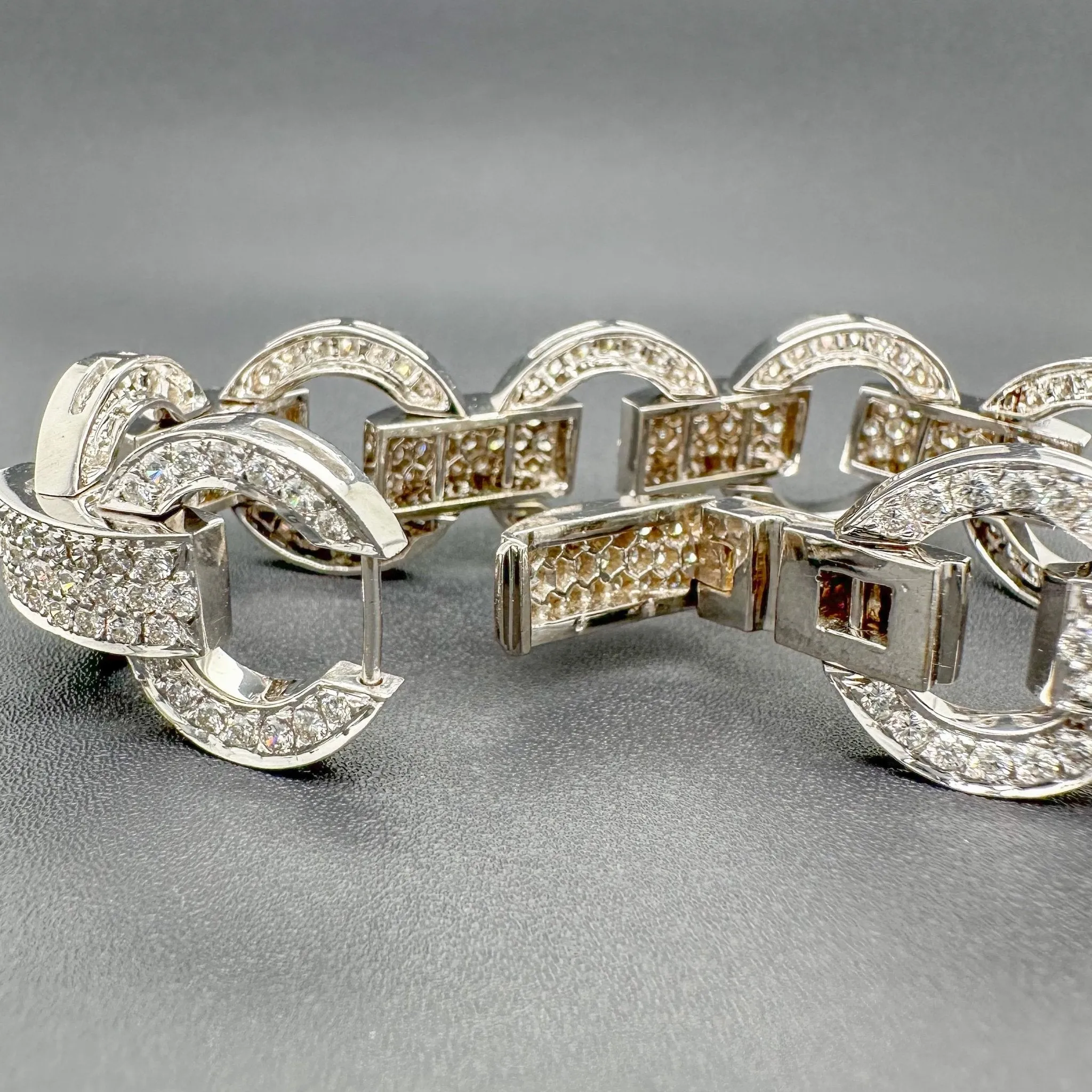 Estate 18K W Gold 9.54cttw G-H/VS1-2 Diamond Circle Link Bracelet