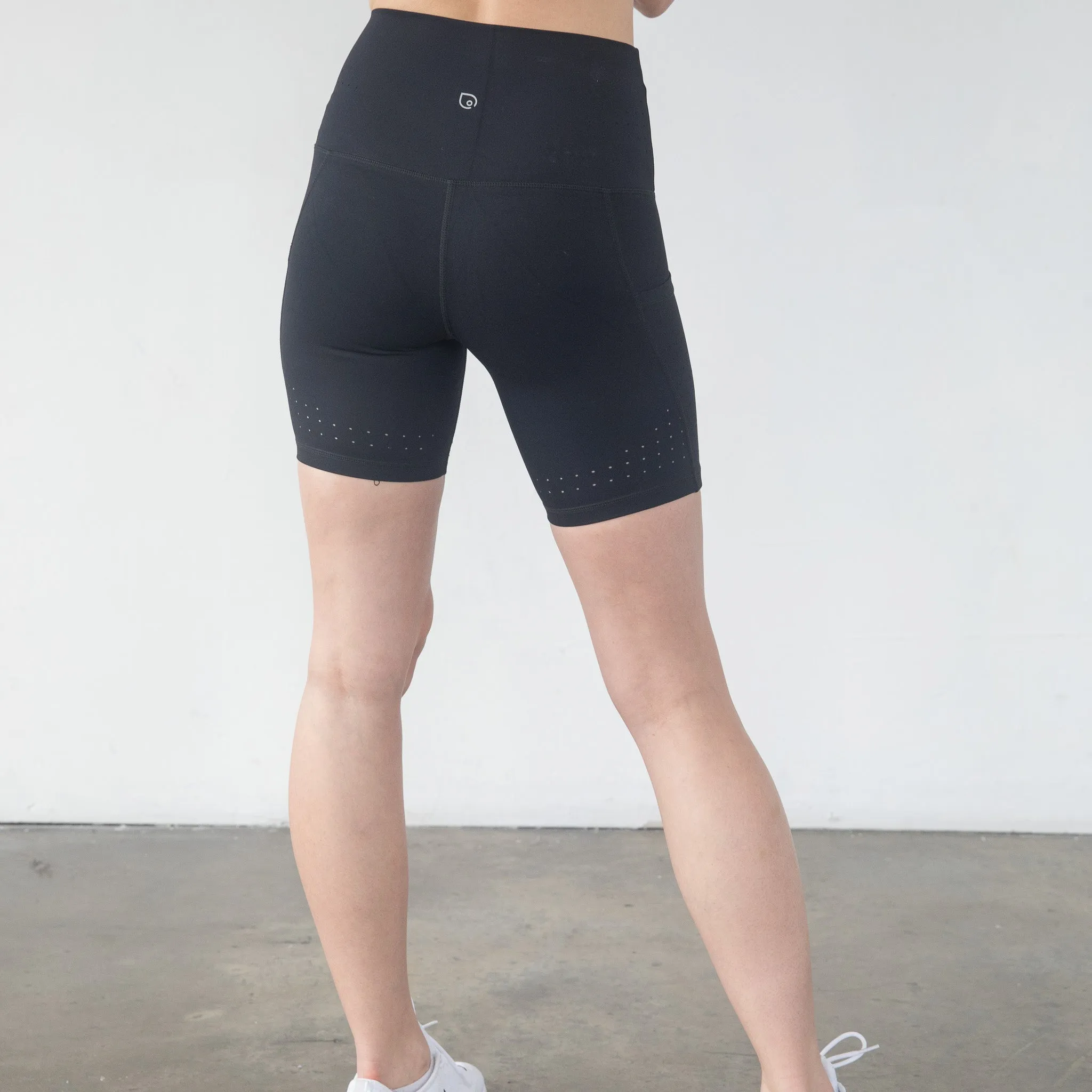 Reveal Ultra High-Rise Postpartum Compression Biker Short 7'' (Noir)