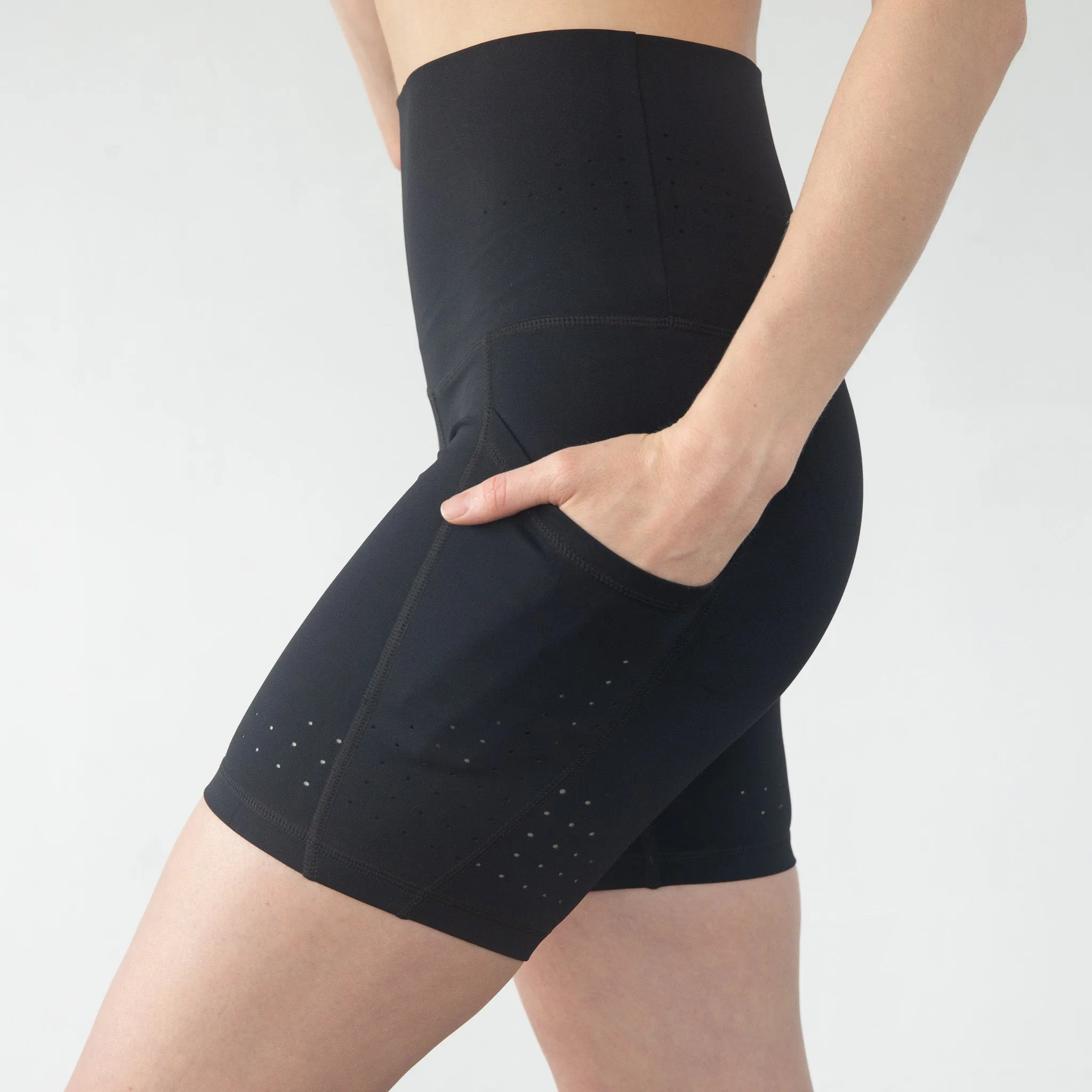 Reveal Ultra High-Rise Postpartum Compression Biker Short 7'' (Noir)