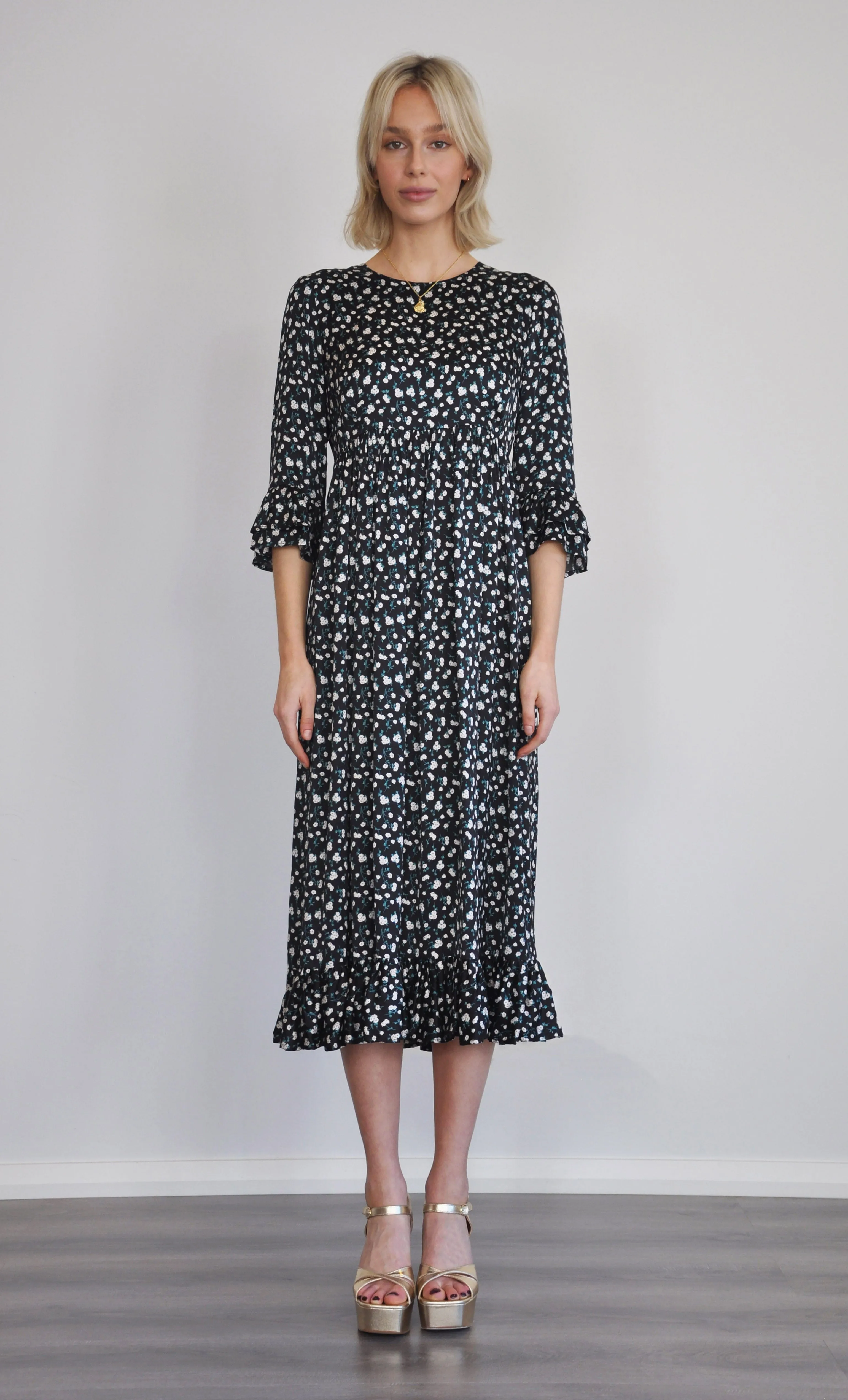 The Tunik Florence ruffle midi dress - For The Roses print Black